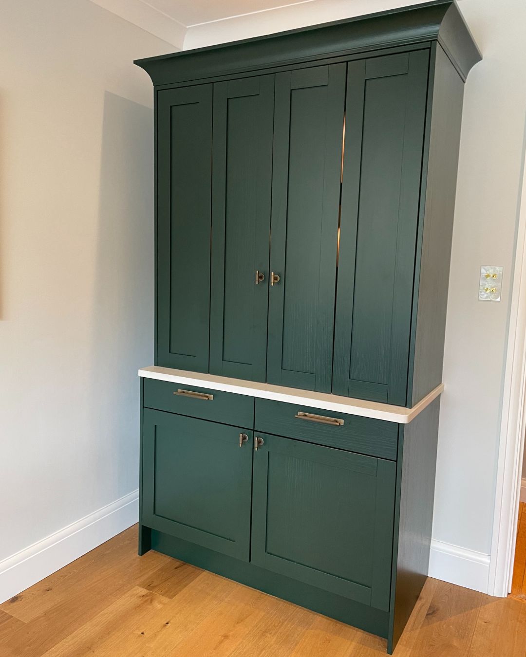 Shaker Kitchen Transformation: A Green and Grey Masterpiece in North London