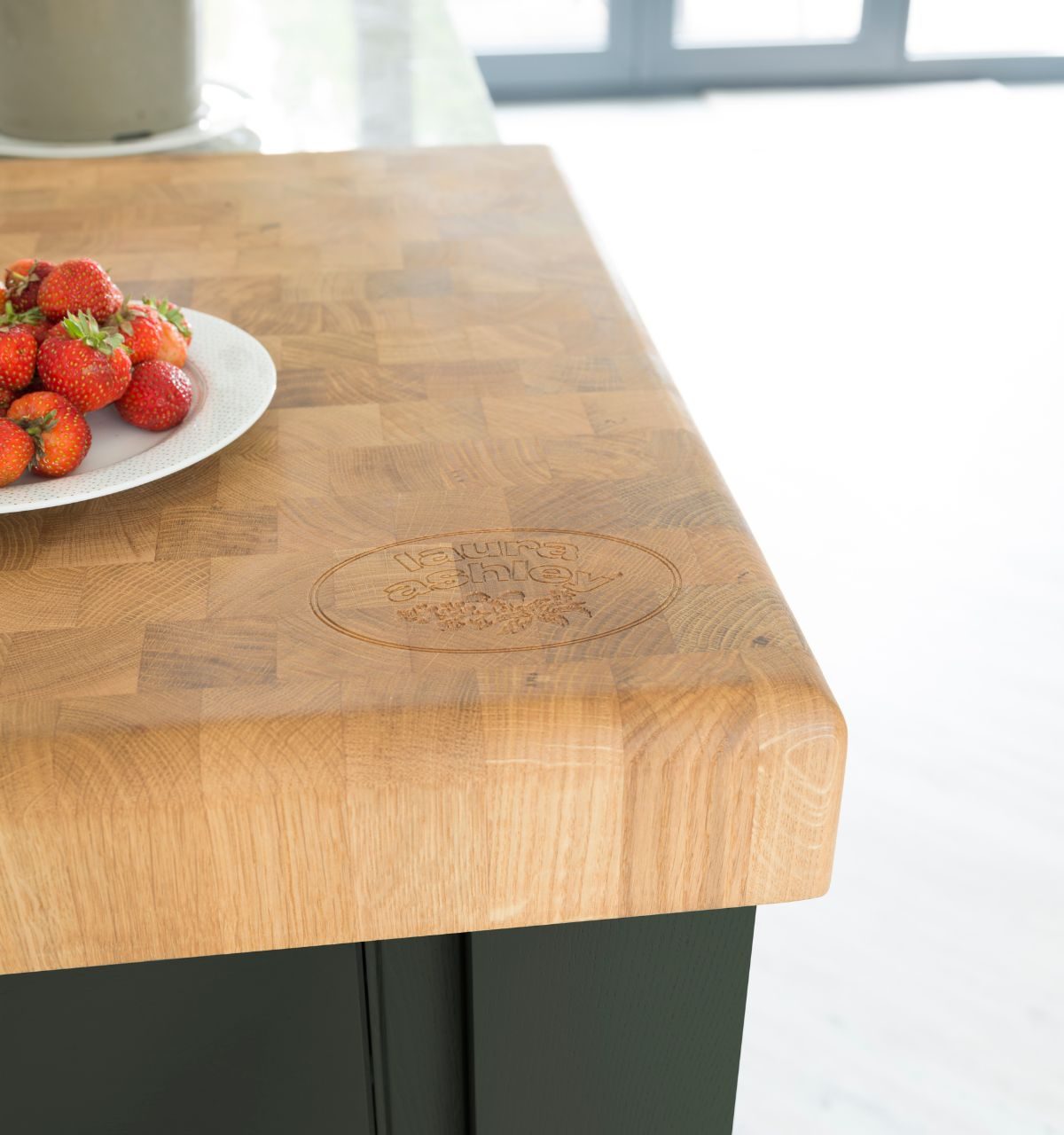 Laura Ashley Helmsley Kitchen - Oak Chopping Board
